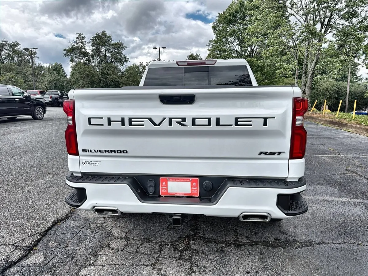 2023 Chevrolet Silverado 1500 RST thumbnail 7