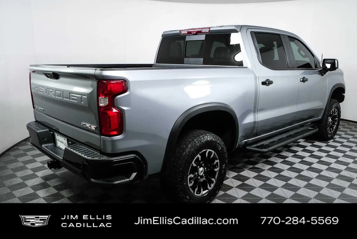 2023 Chevrolet Silverado 1500 ZR2 thumbnail 3