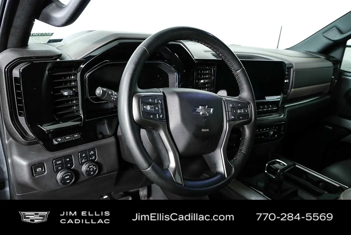 2023 Chevrolet Silverado 1500 ZR2 thumbnail 4