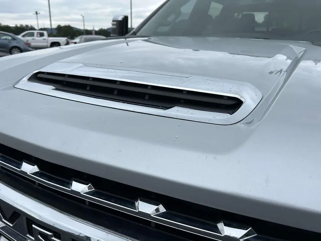 2023 Chevrolet Silverado 3500HD LTZ thumbnail 10