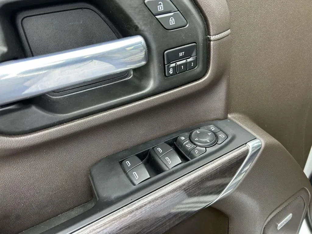2023 Chevrolet Silverado 3500HD LTZ thumbnail 23