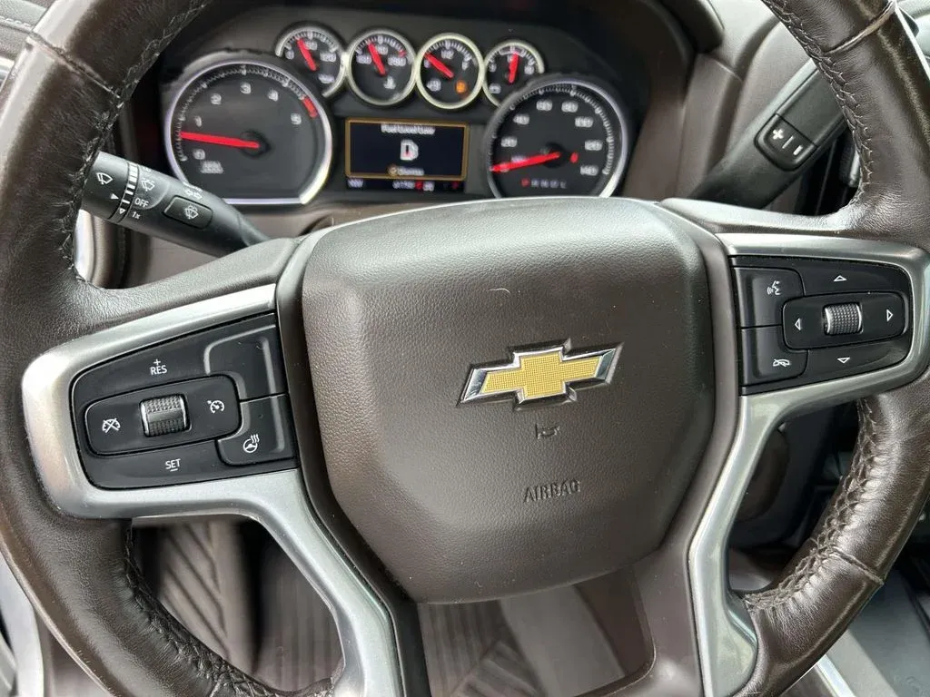 2023 Chevrolet Silverado 3500HD LTZ thumbnail 27
