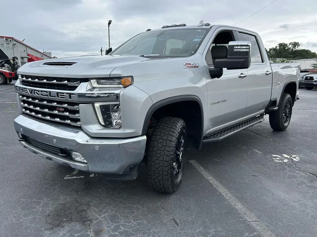2023 Chevrolet Silverado 3500HD LTZ thumbnail 7