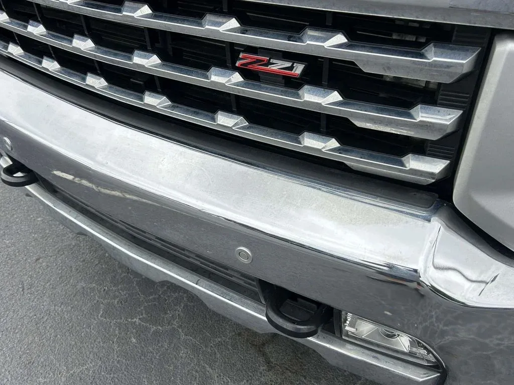 2023 Chevrolet Silverado 3500HD LTZ thumbnail 9