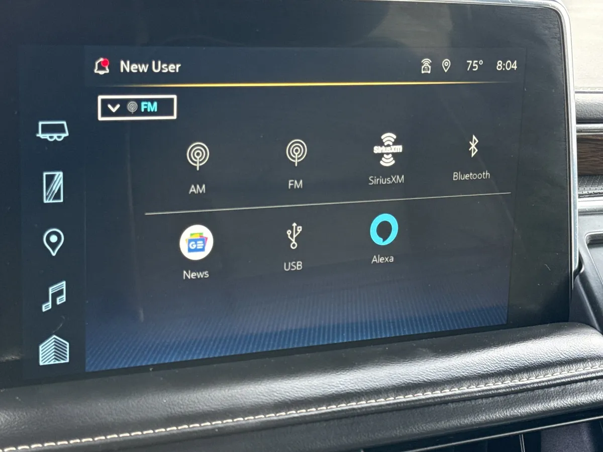 2023 Chevrolet Suburban Premier thumbnail 30