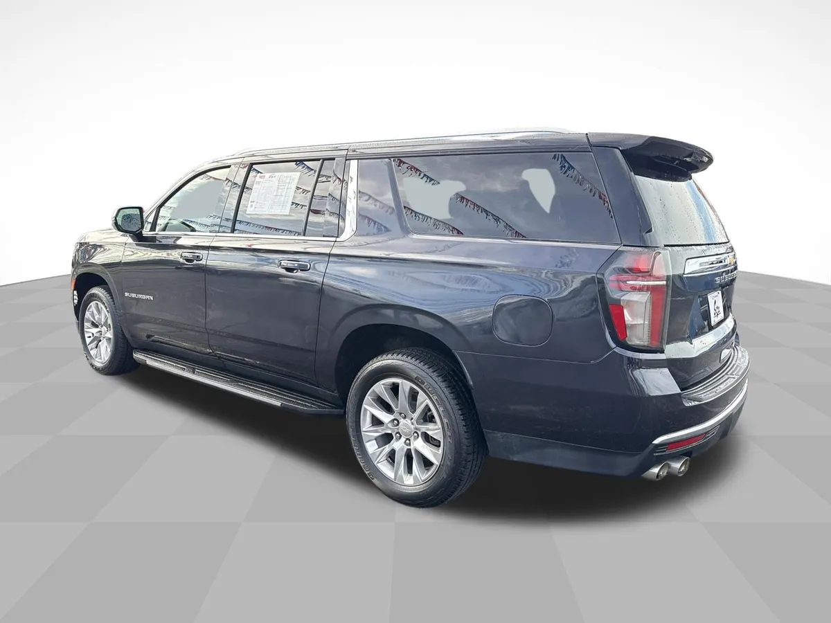 2023 Chevrolet Suburban Premier thumbnail 7