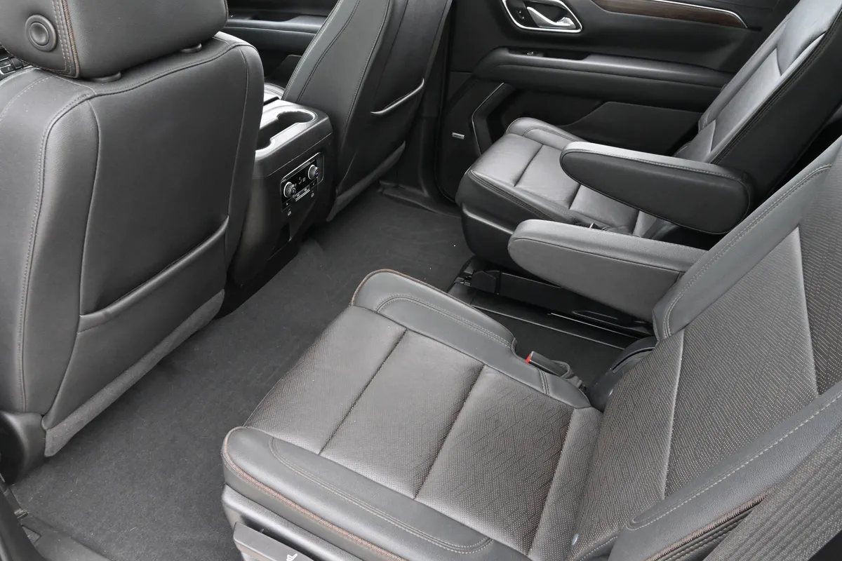2023 Chevrolet Tahoe High Country thumbnail 12