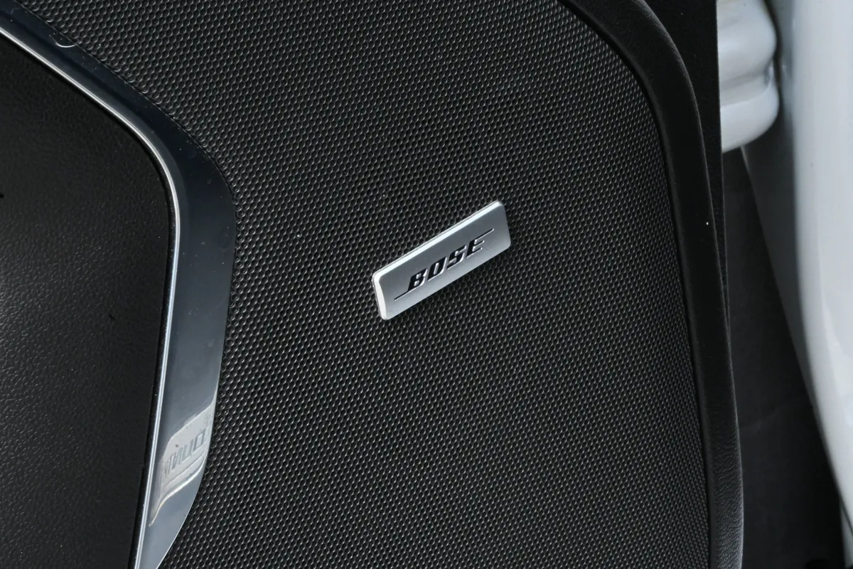 2023 Chevrolet Tahoe High Country thumbnail 24