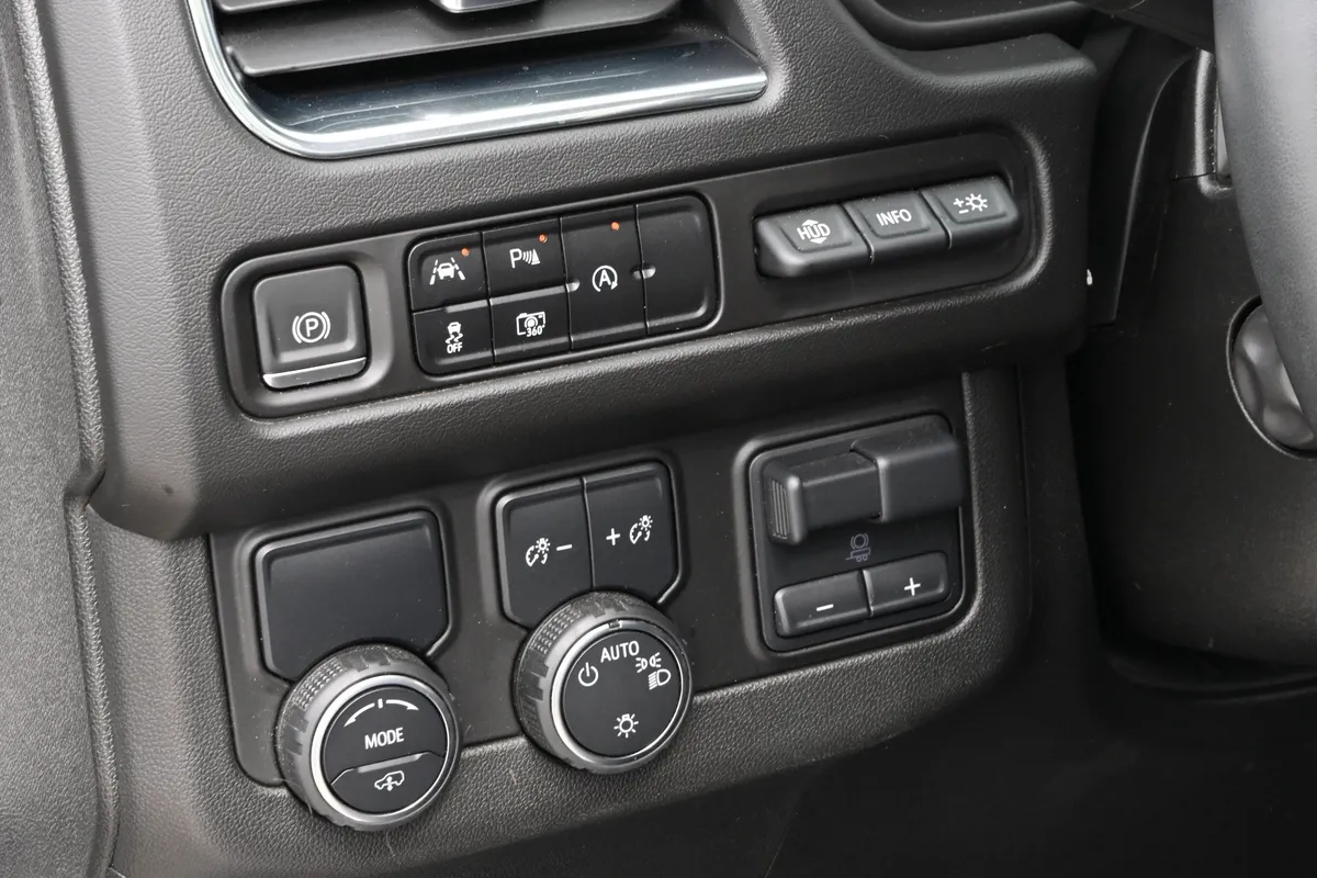 2023 Chevrolet Tahoe High Country thumbnail 25