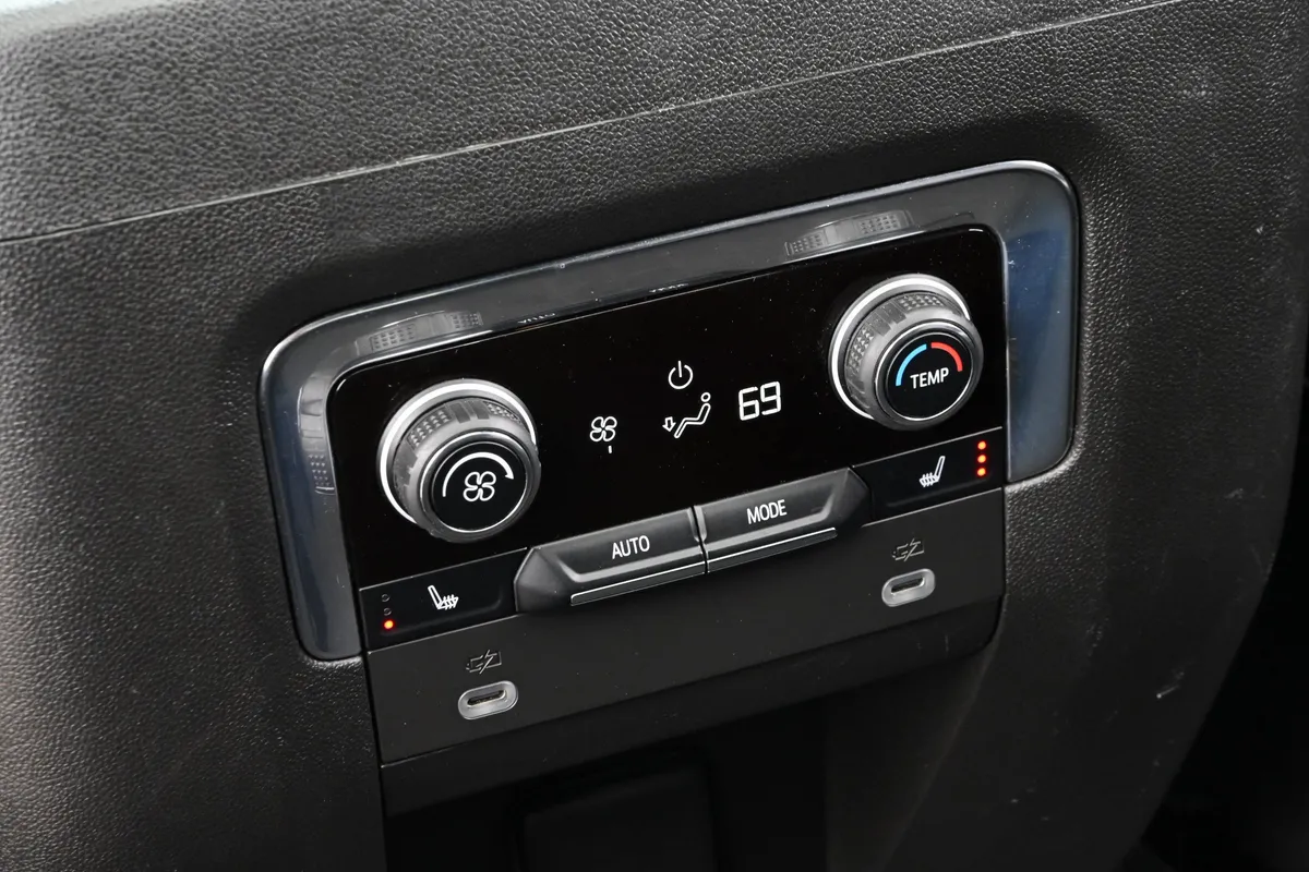 2023 Chevrolet Tahoe High Country thumbnail 29
