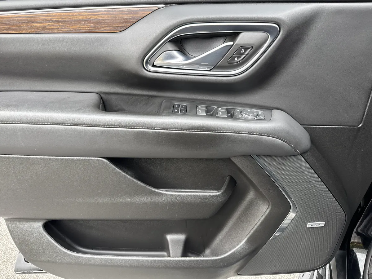 2023 Chevrolet Tahoe High Country thumbnail 14