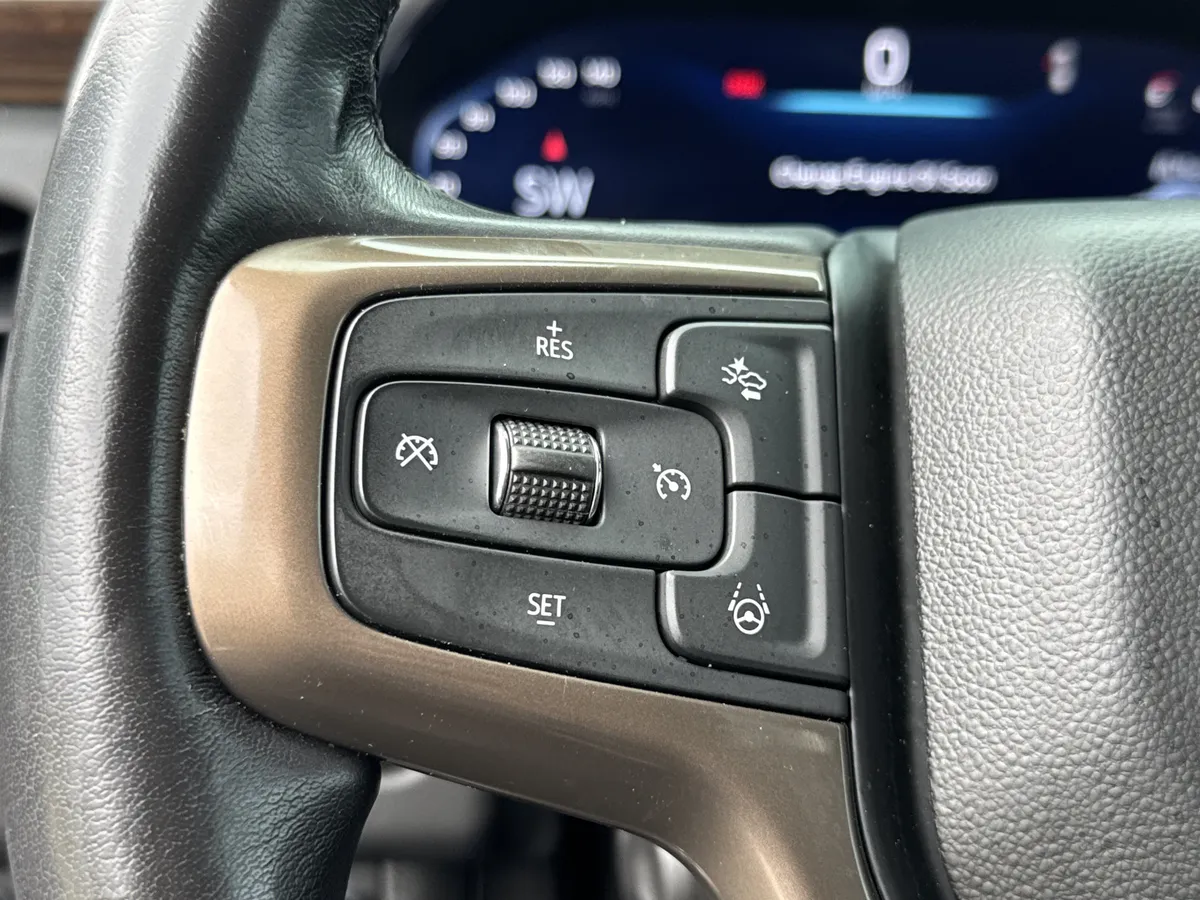 2023 Chevrolet Tahoe High Country thumbnail 19