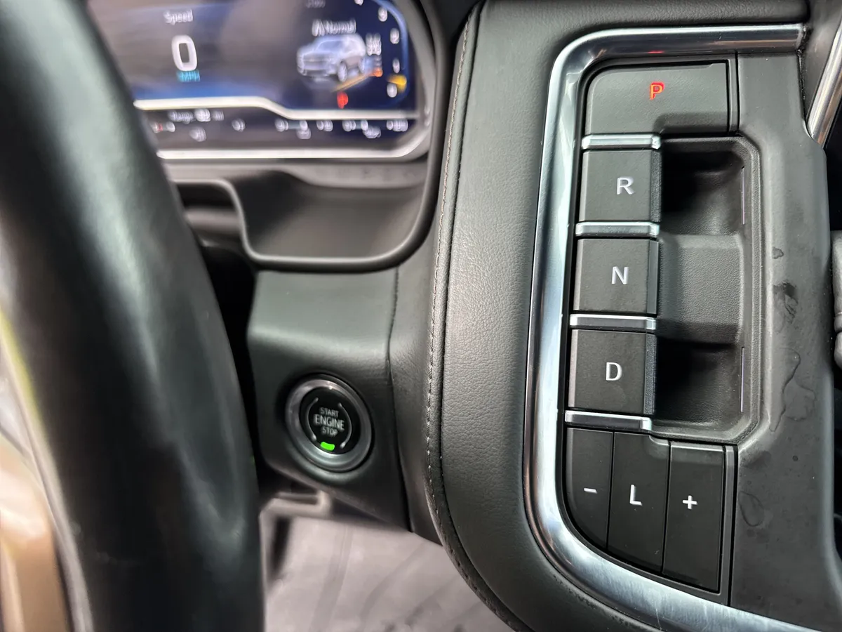 2023 Chevrolet Tahoe High Country thumbnail 24