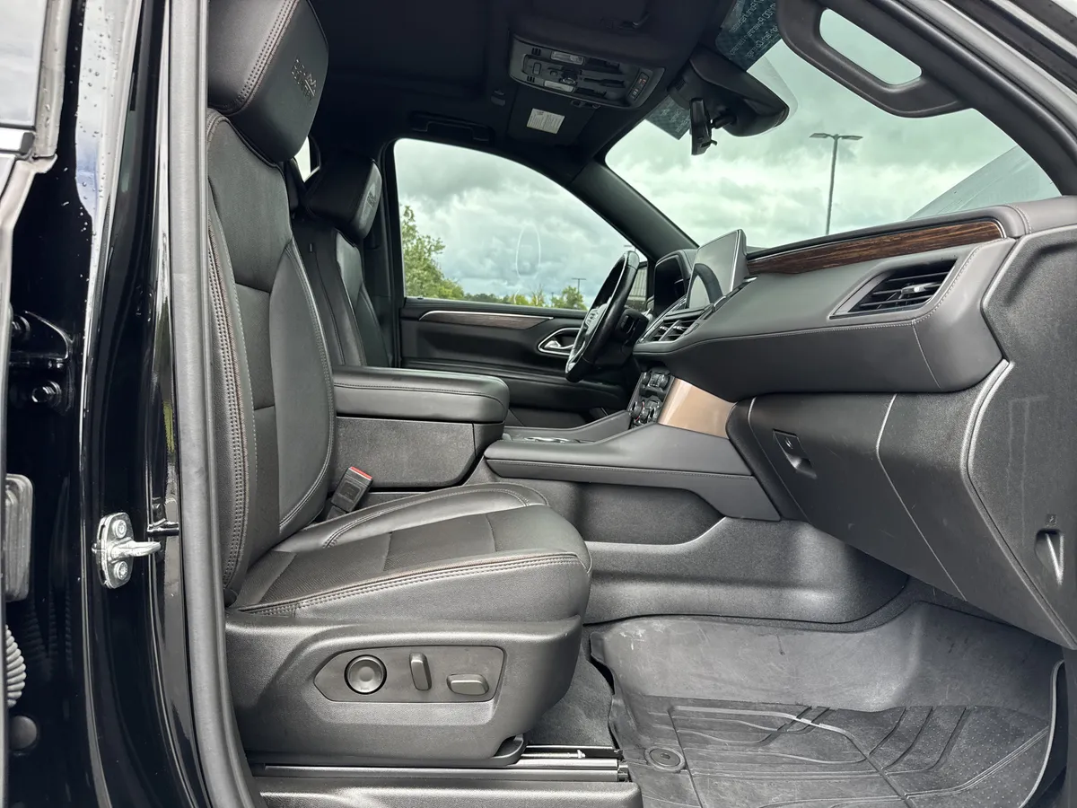 2023 Chevrolet Tahoe High Country thumbnail 38