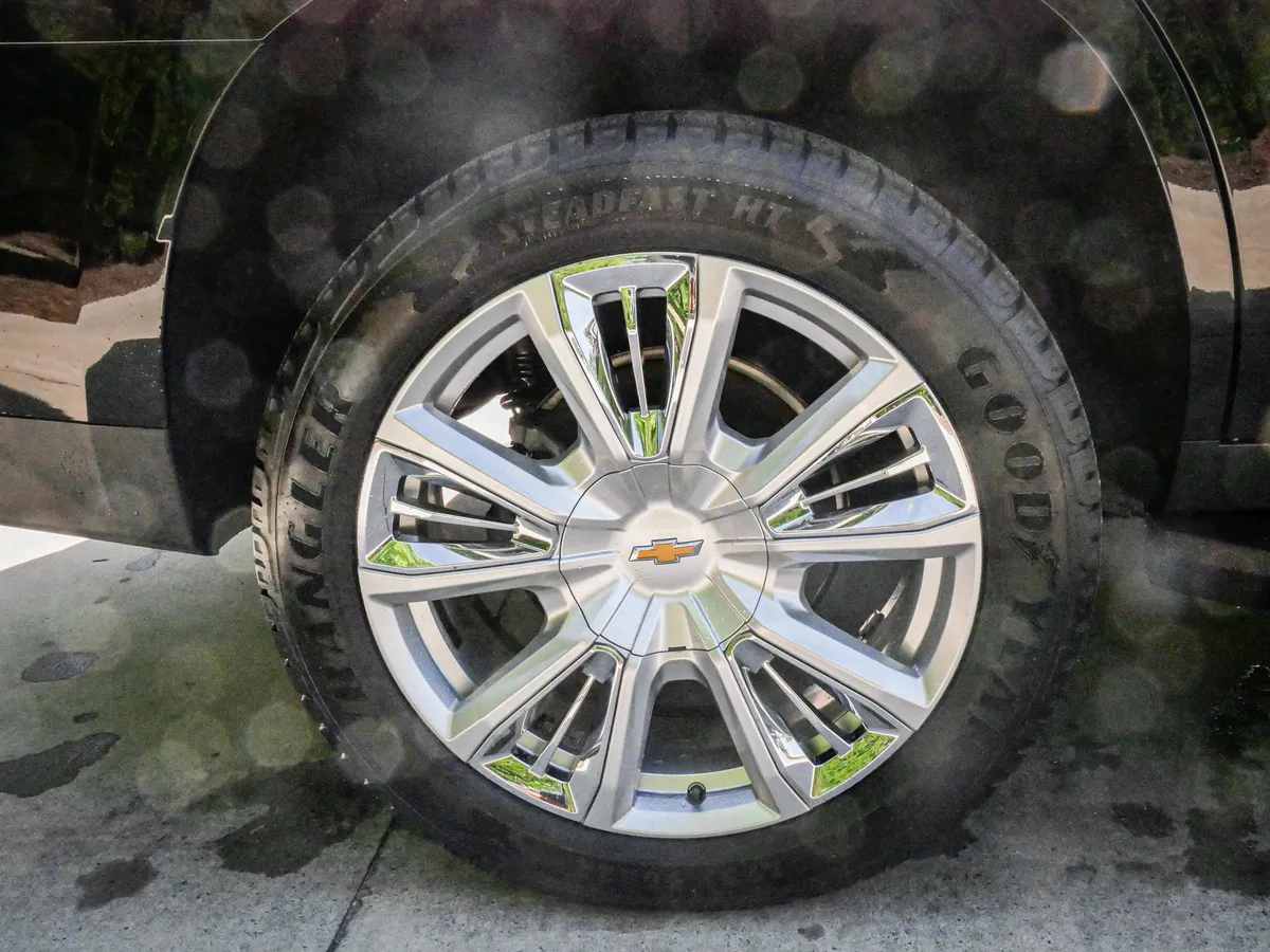 2023 Chevrolet Tahoe High Country thumbnail 12