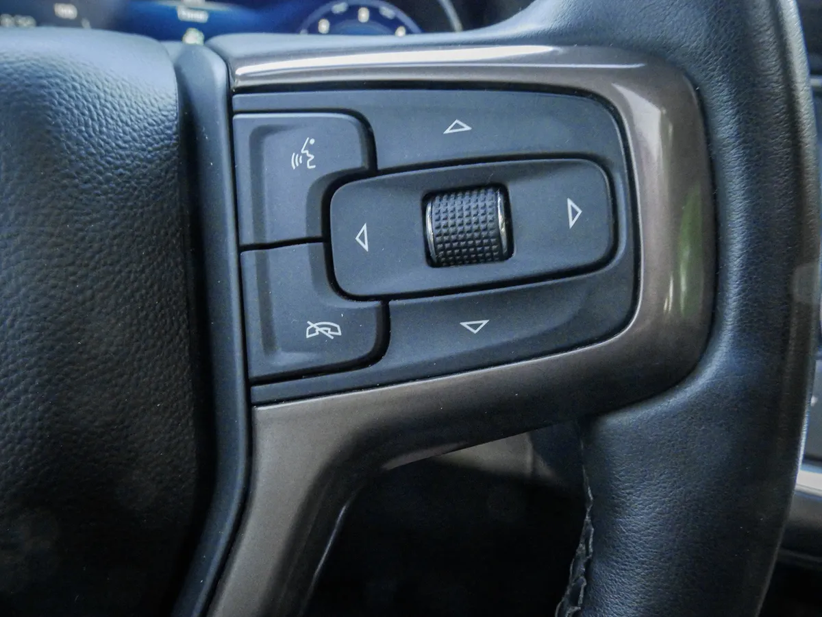 2023 Chevrolet Tahoe High Country thumbnail 19