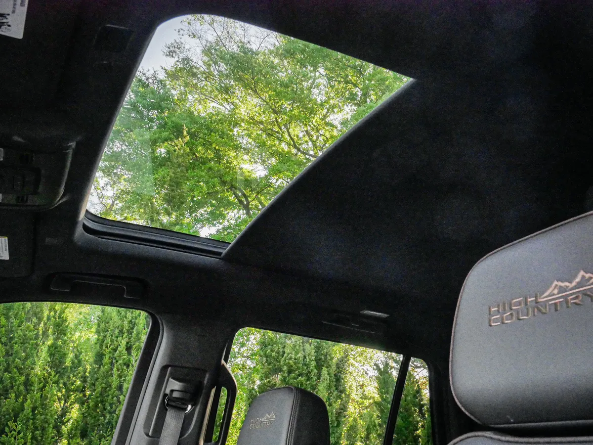 2023 Chevrolet Tahoe High Country thumbnail 27