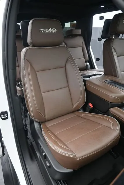 2023 Chevrolet Tahoe High Country thumbnail 19