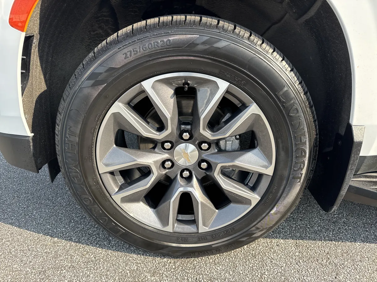 2023 Chevrolet Tahoe LS thumbnail 12