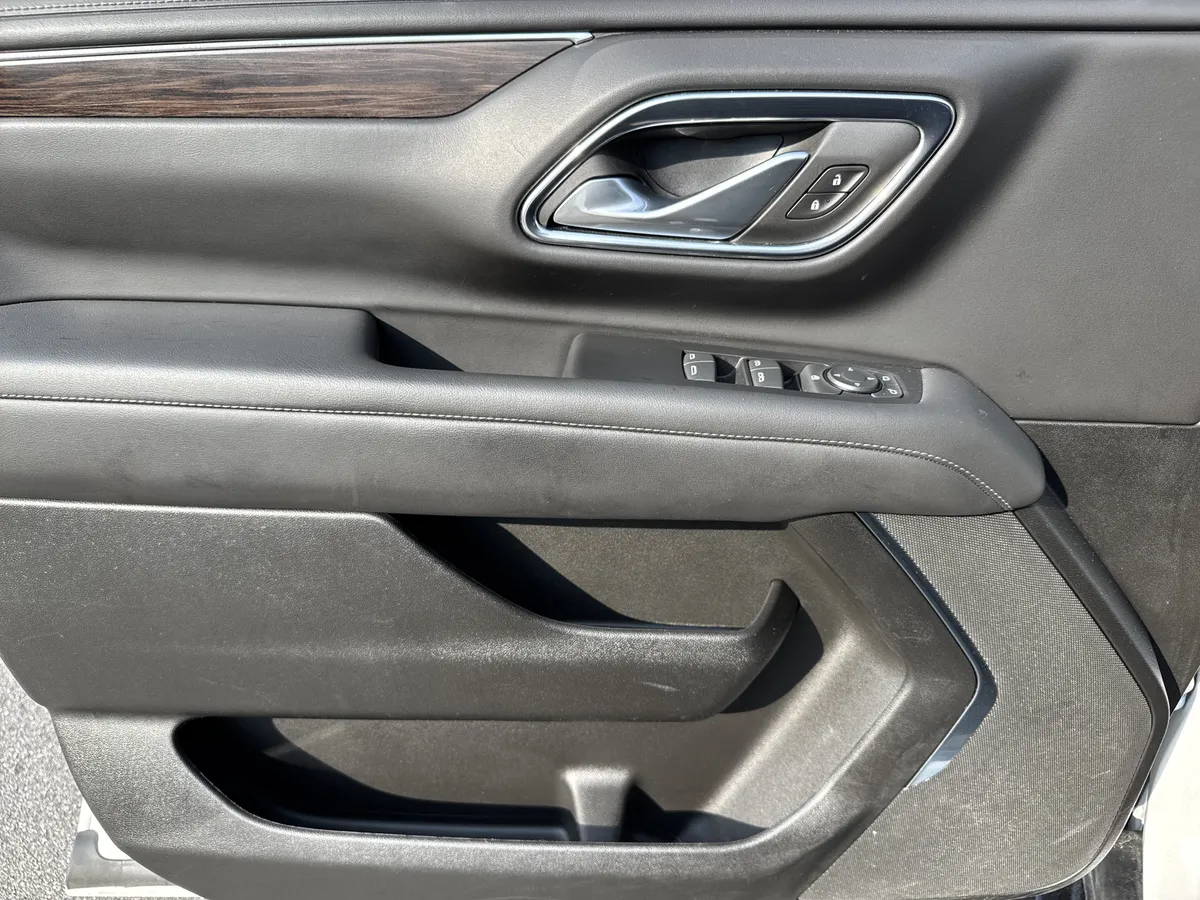 2023 Chevrolet Tahoe LS thumbnail 14