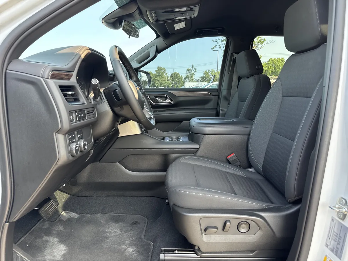 2023 Chevrolet Tahoe LS thumbnail 16