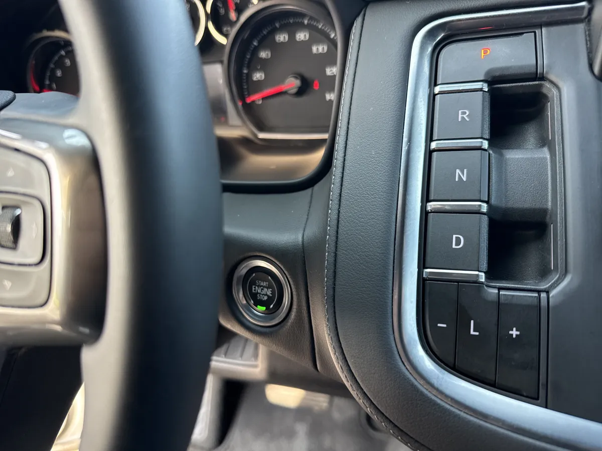 2023 Chevrolet Tahoe LS thumbnail 24