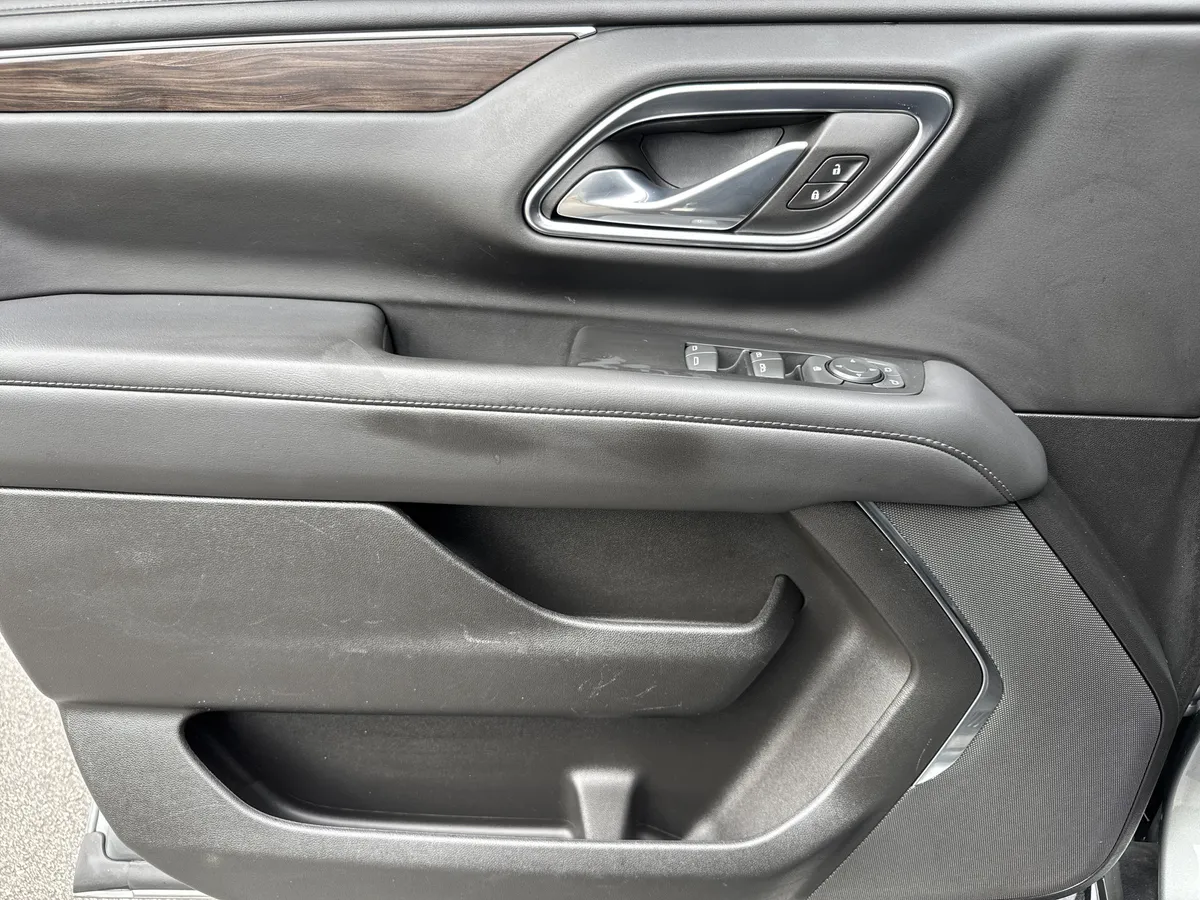2023 Chevrolet Tahoe LS thumbnail 13