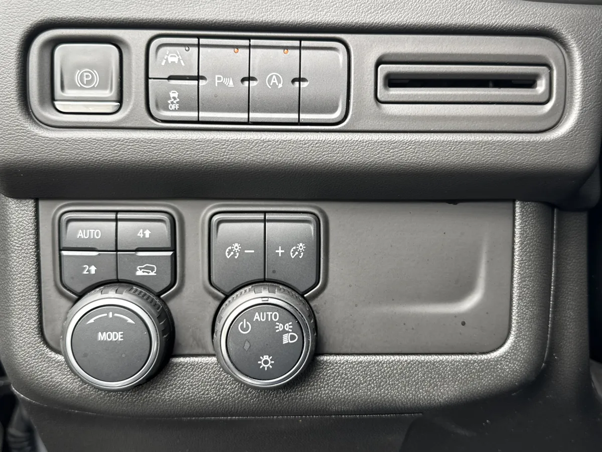 2023 Chevrolet Tahoe LS thumbnail 18