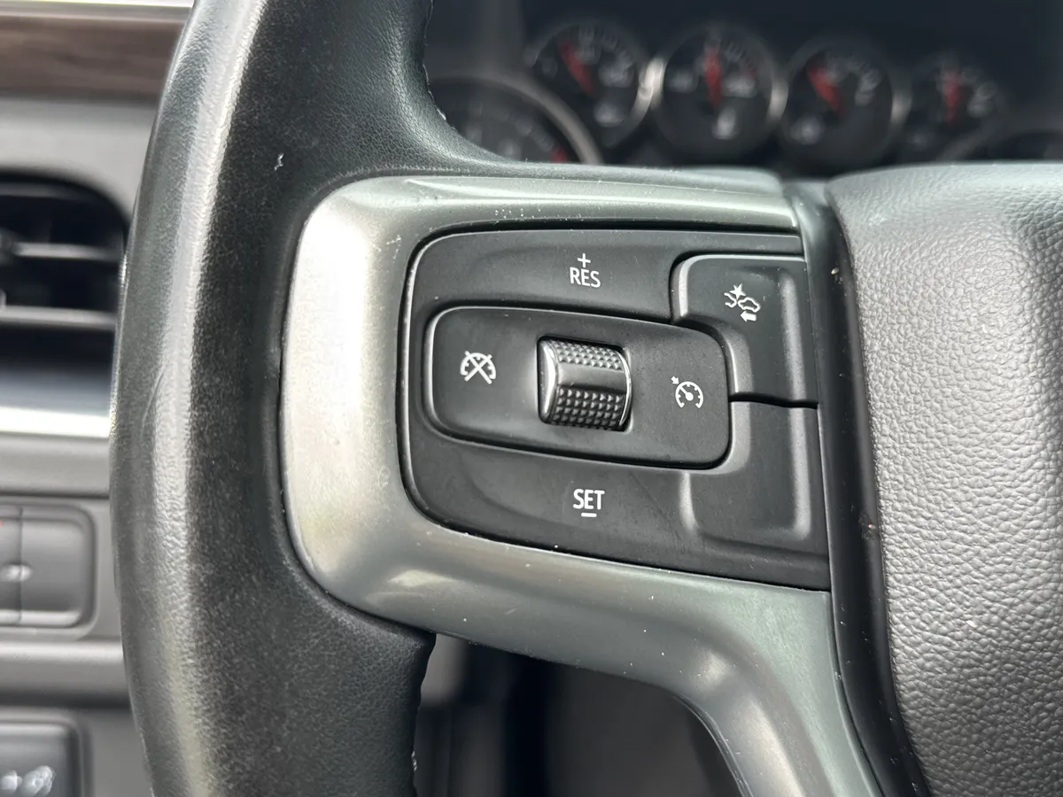 2023 Chevrolet Tahoe LS thumbnail 19