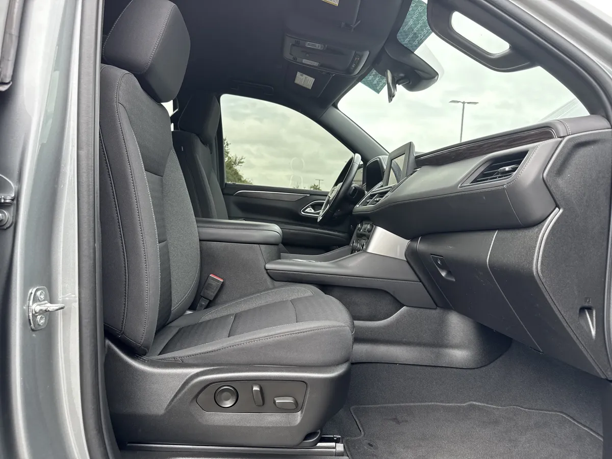 2023 Chevrolet Tahoe LS thumbnail 31