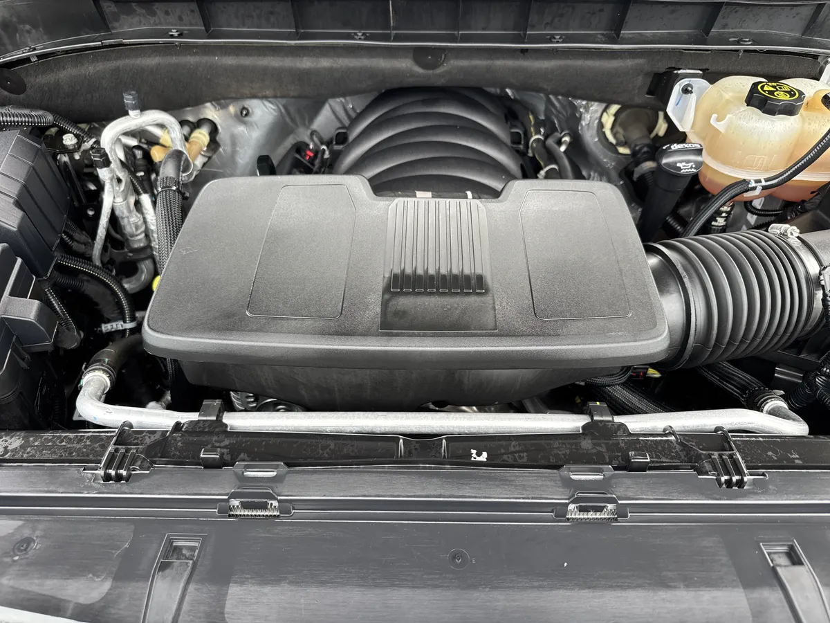 2023 Chevrolet Tahoe LS thumbnail 32