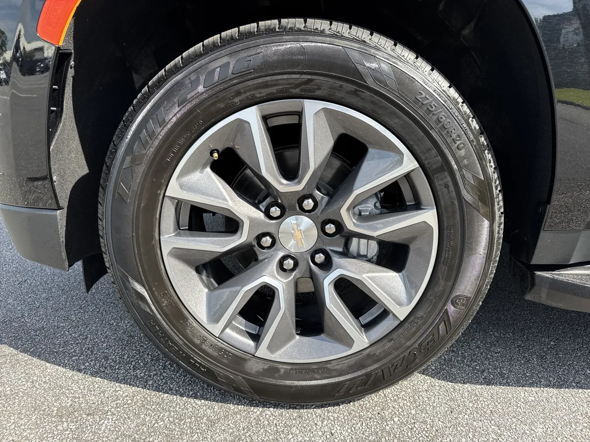 2023 Chevrolet Tahoe LS thumbnail 12