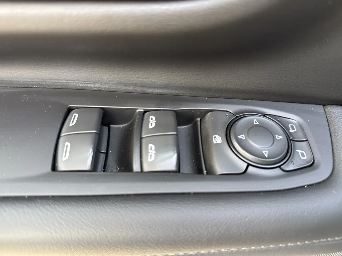 2023 Chevrolet Tahoe LS thumbnail 14