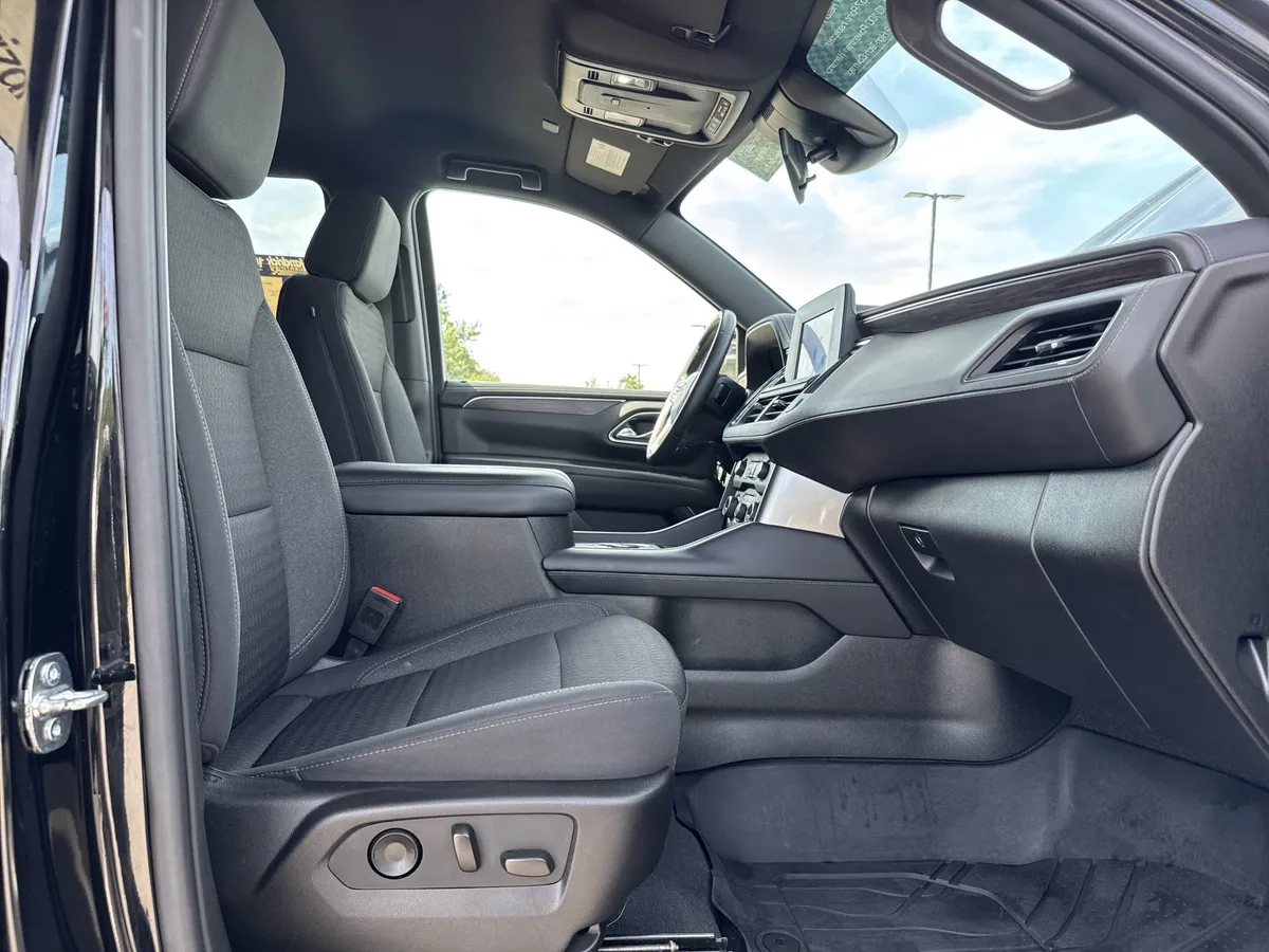 2023 Chevrolet Tahoe LS thumbnail 31