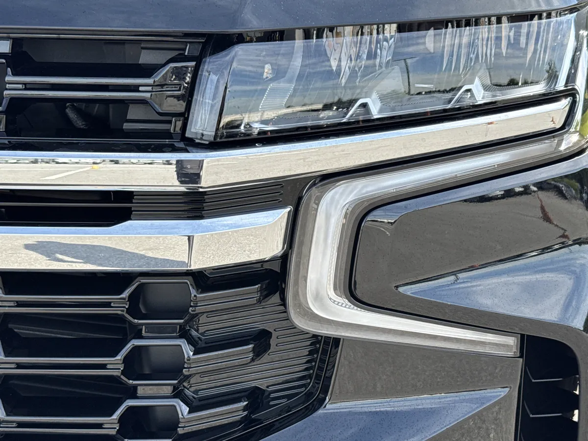 2023 Chevrolet Tahoe LS thumbnail 5
