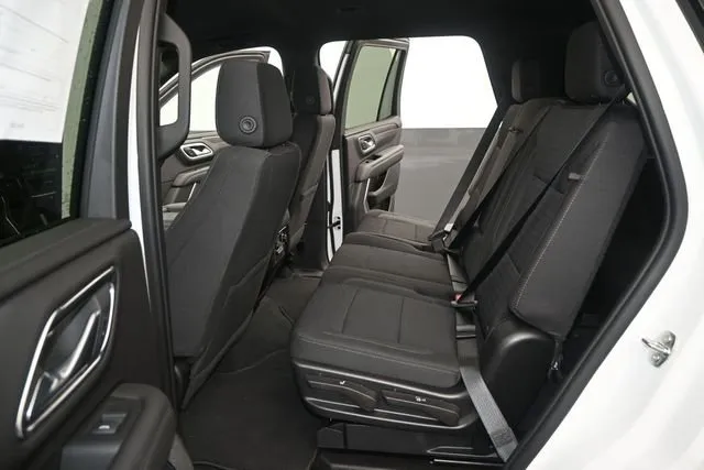 2023 Chevrolet Tahoe LS thumbnail 13