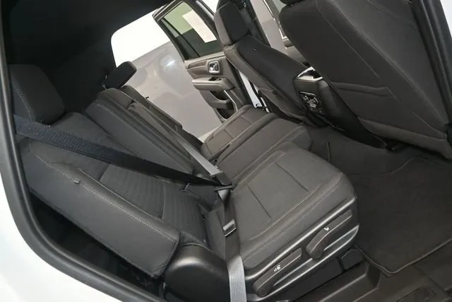 2023 Chevrolet Tahoe LS thumbnail 16