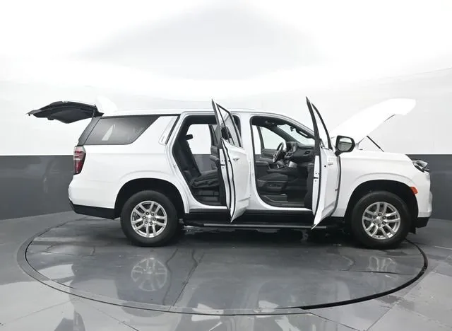 2023 Chevrolet Tahoe LS thumbnail 33
