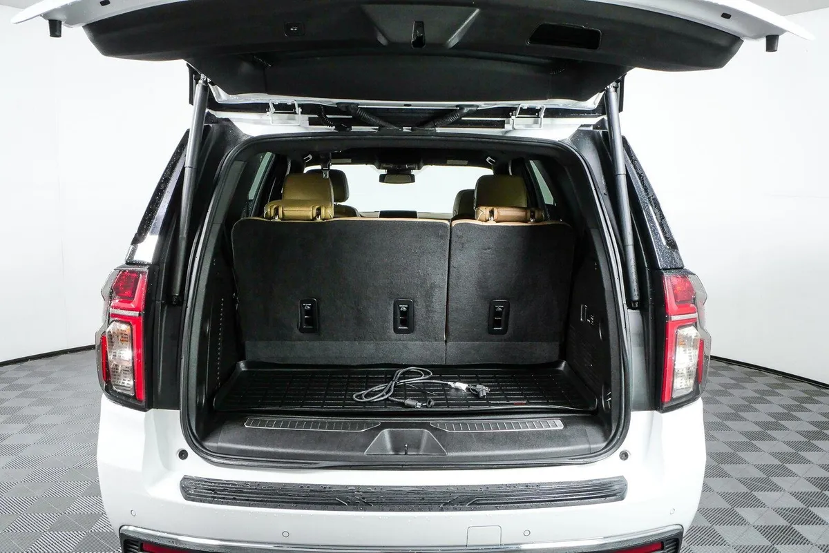 2023 Chevrolet Tahoe Premier thumbnail 31
