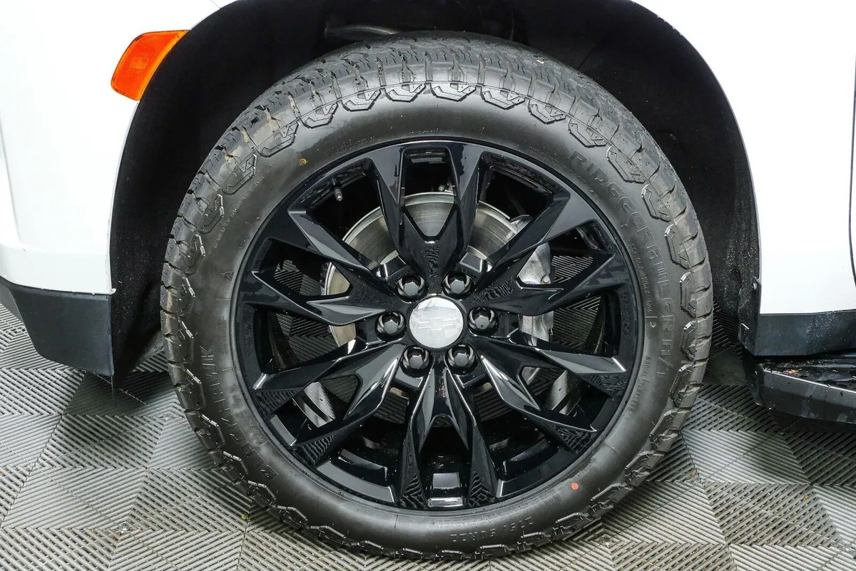 2023 Chevrolet Tahoe Premier thumbnail 39