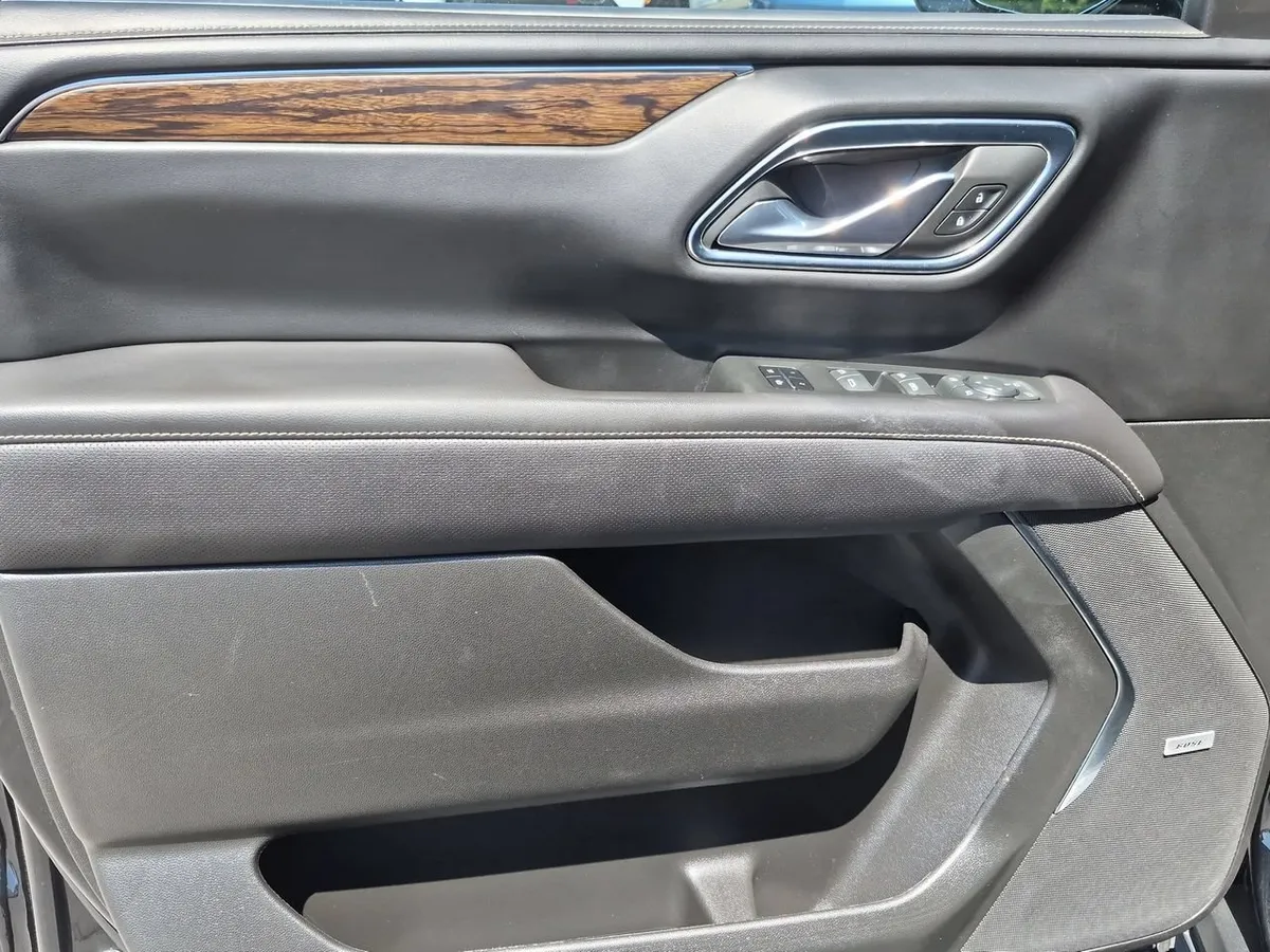 2023 Chevrolet Tahoe Premier thumbnail 23