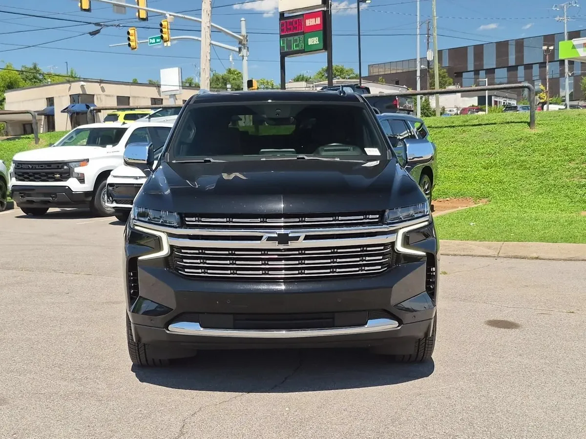 2023 Chevrolet Tahoe Premier thumbnail 3