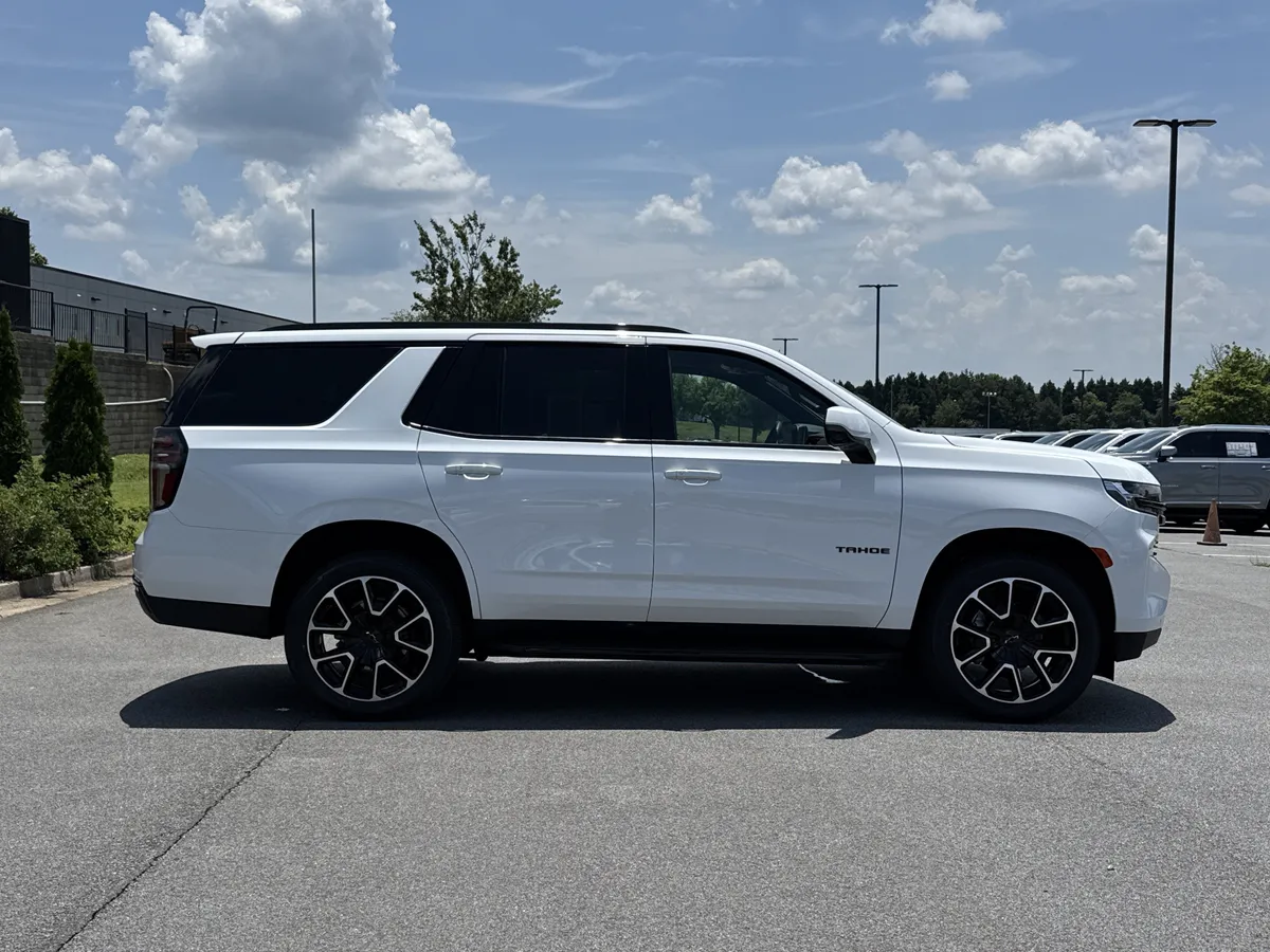 2023 Chevrolet Tahoe RST thumbnail 10