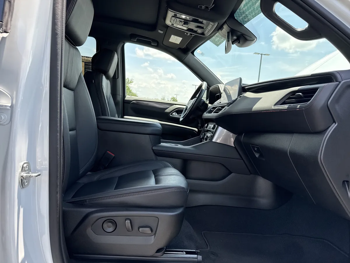 2023 Chevrolet Tahoe RST thumbnail 33