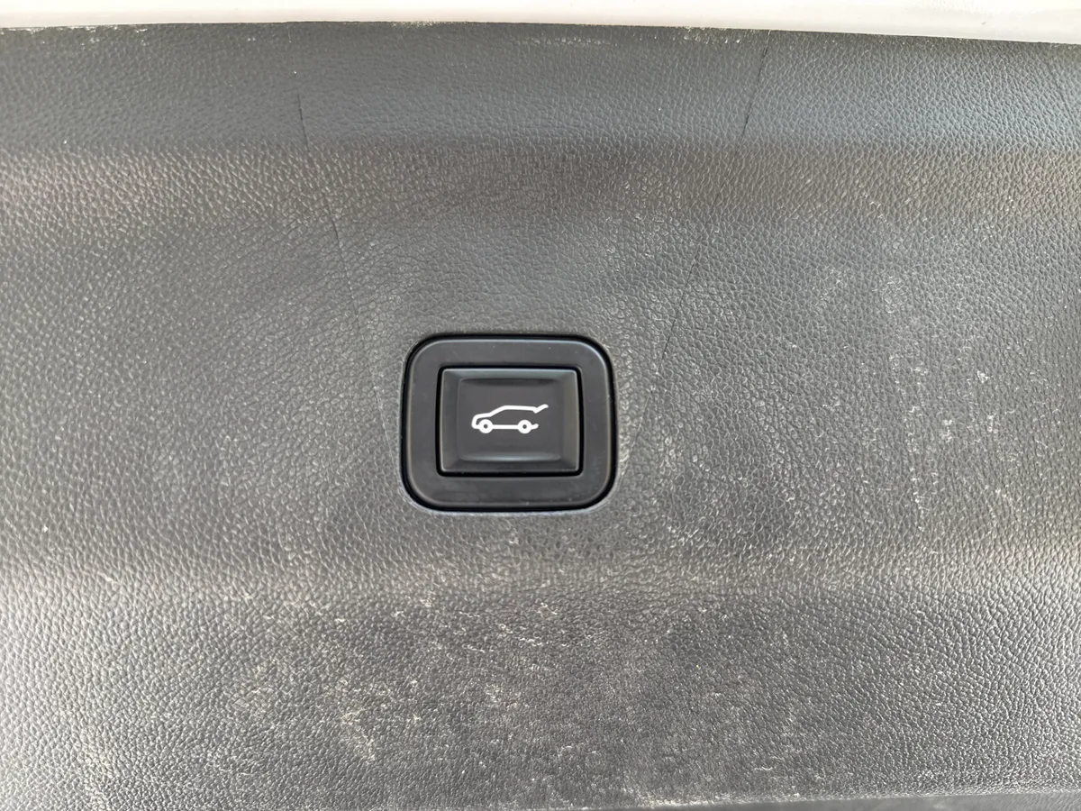 2023 Chevrolet Tahoe RST thumbnail 37