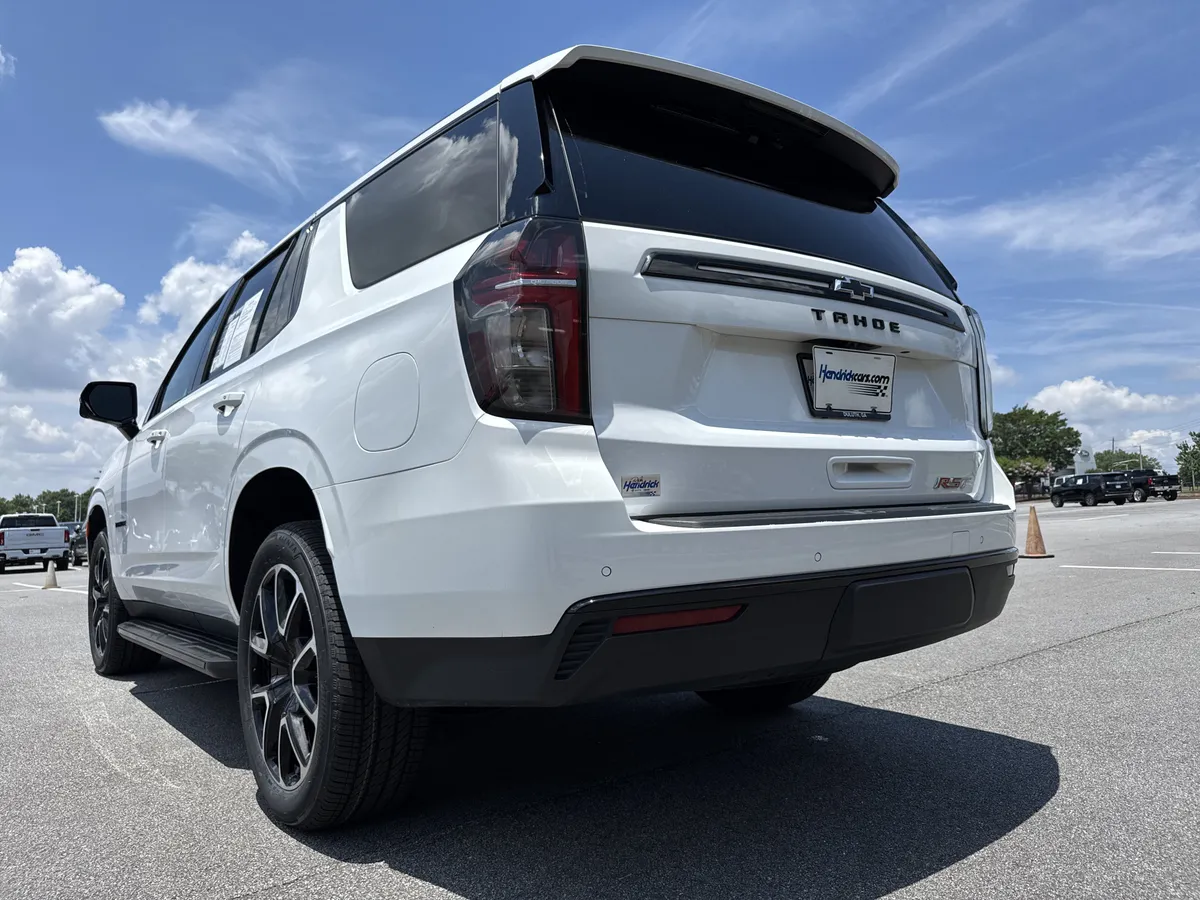 2023 Chevrolet Tahoe RST thumbnail 7