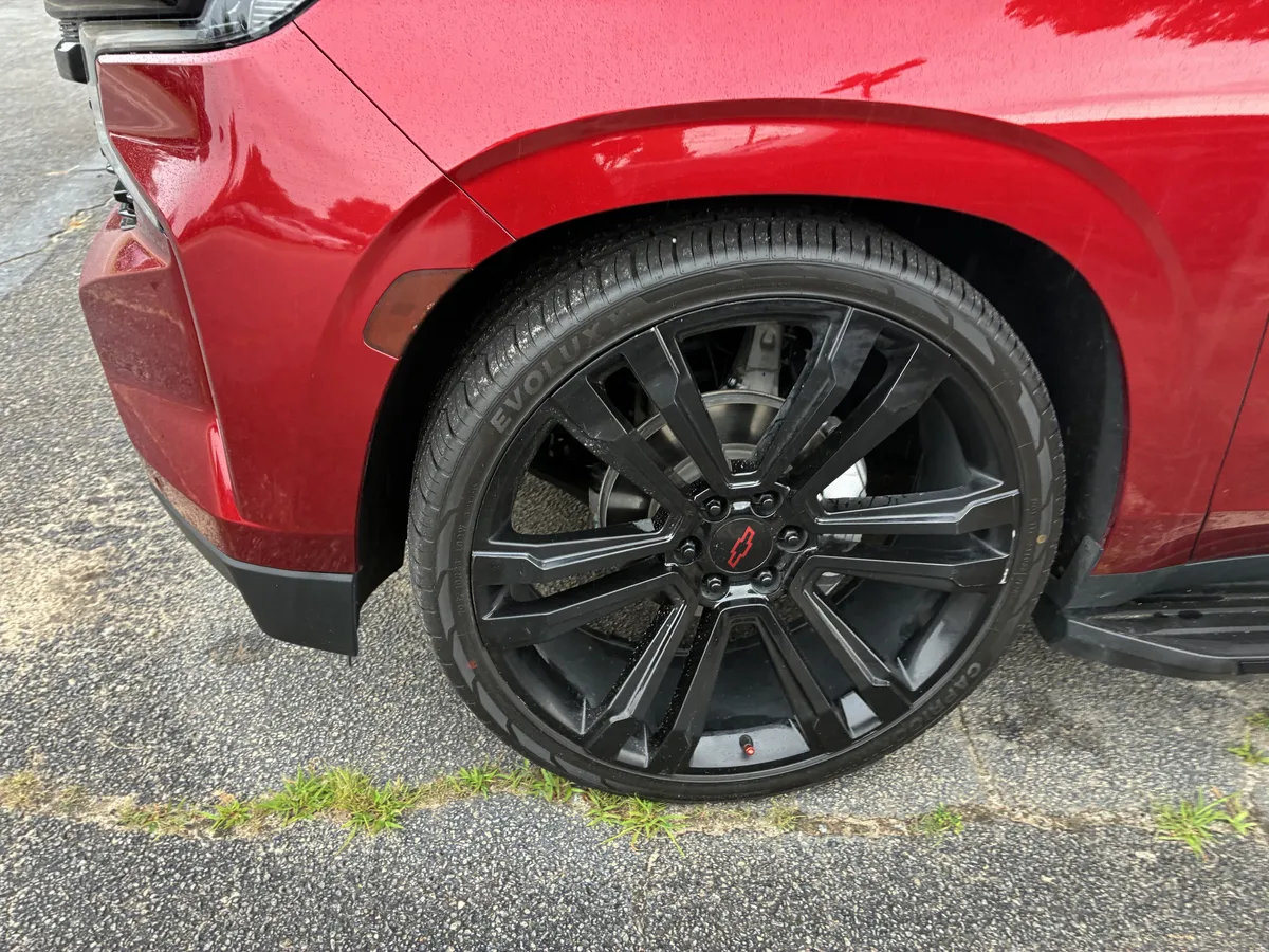 2023 Chevrolet Tahoe RST thumbnail 4