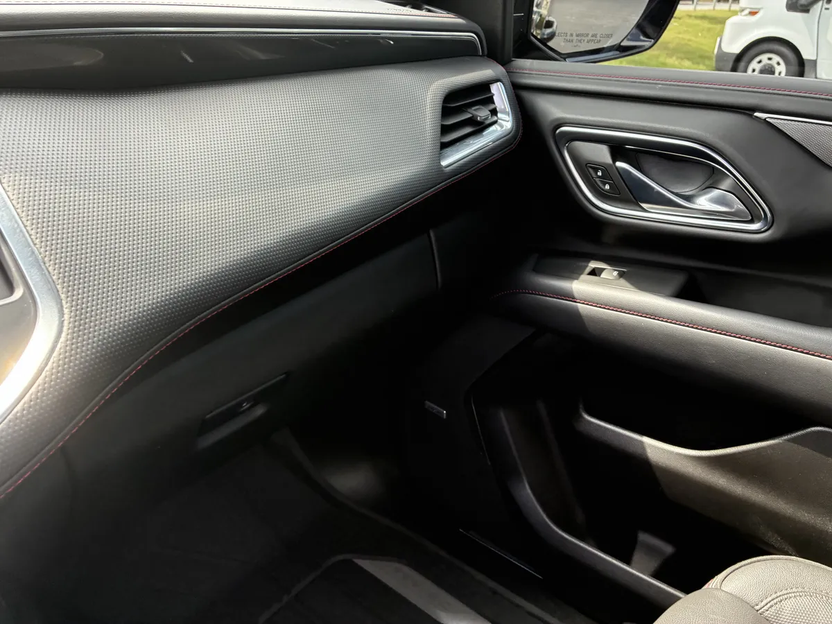 2023 Chevrolet Tahoe RST thumbnail 38