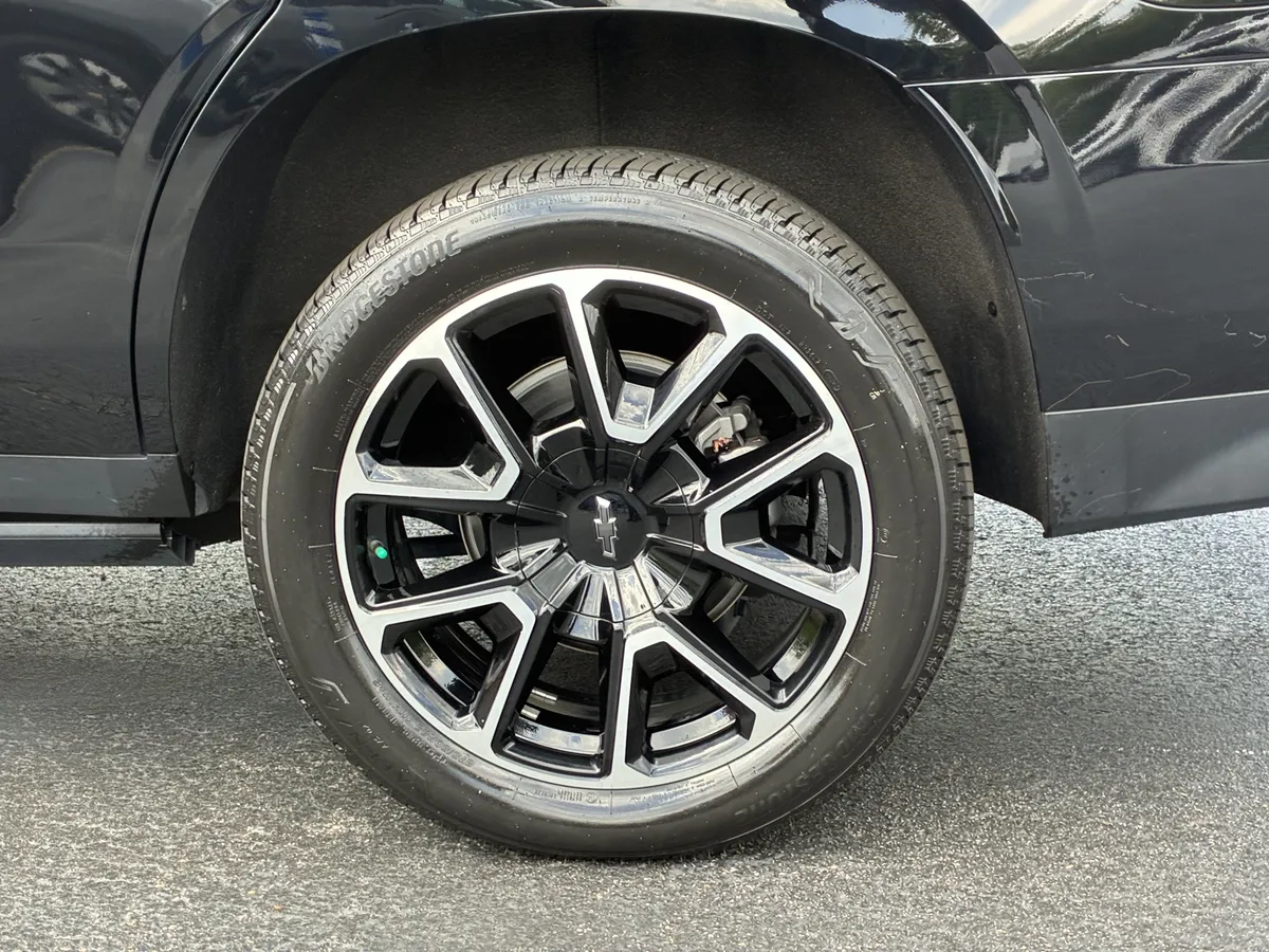 2023 Chevrolet Tahoe RST thumbnail 9