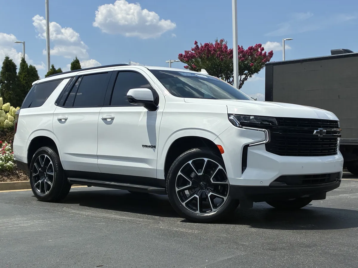 2023 Chevrolet Tahoe RST thumbnail 2